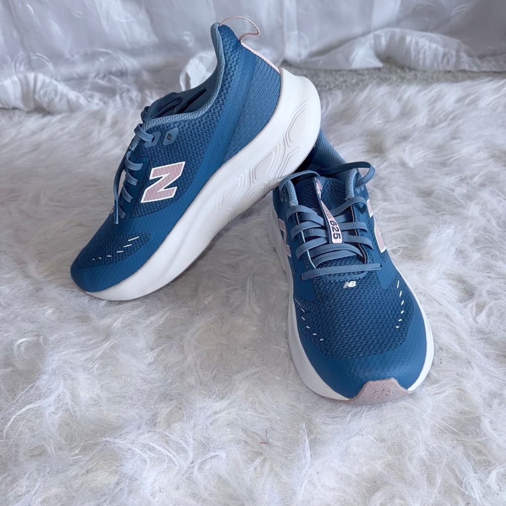 New Balance Fresh Foam 625 Blue Pink Youth Running Shoes GK625NP Size 6.5Y